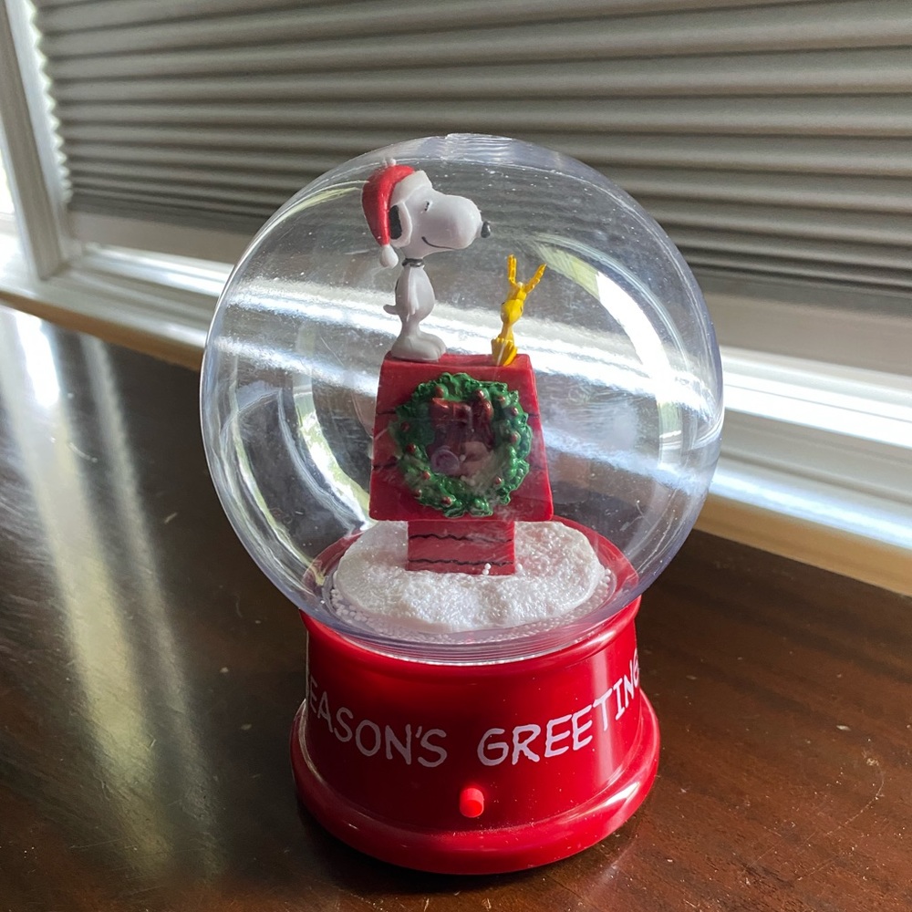 Snoopy and Tweety snow globe